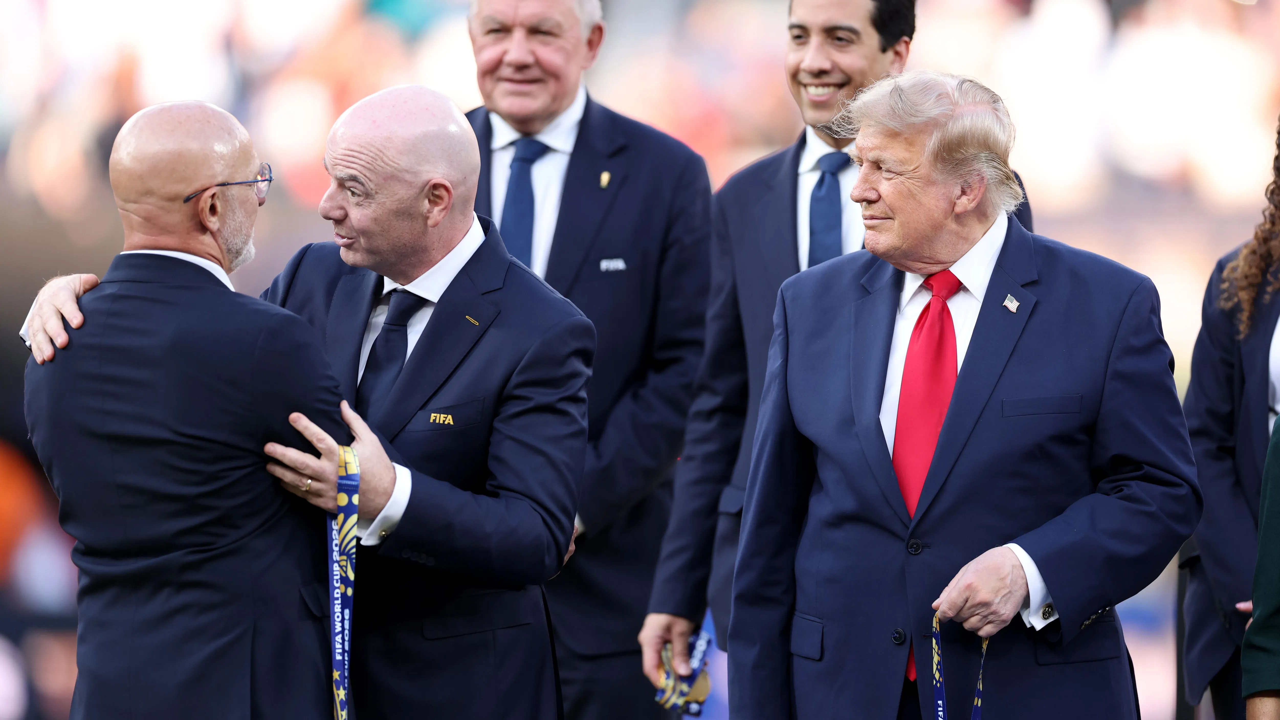 FIFA内部反对声浪加剧,英凡蒂诺面临辞职压力,欧足联及中北美足联酝酿撤支持