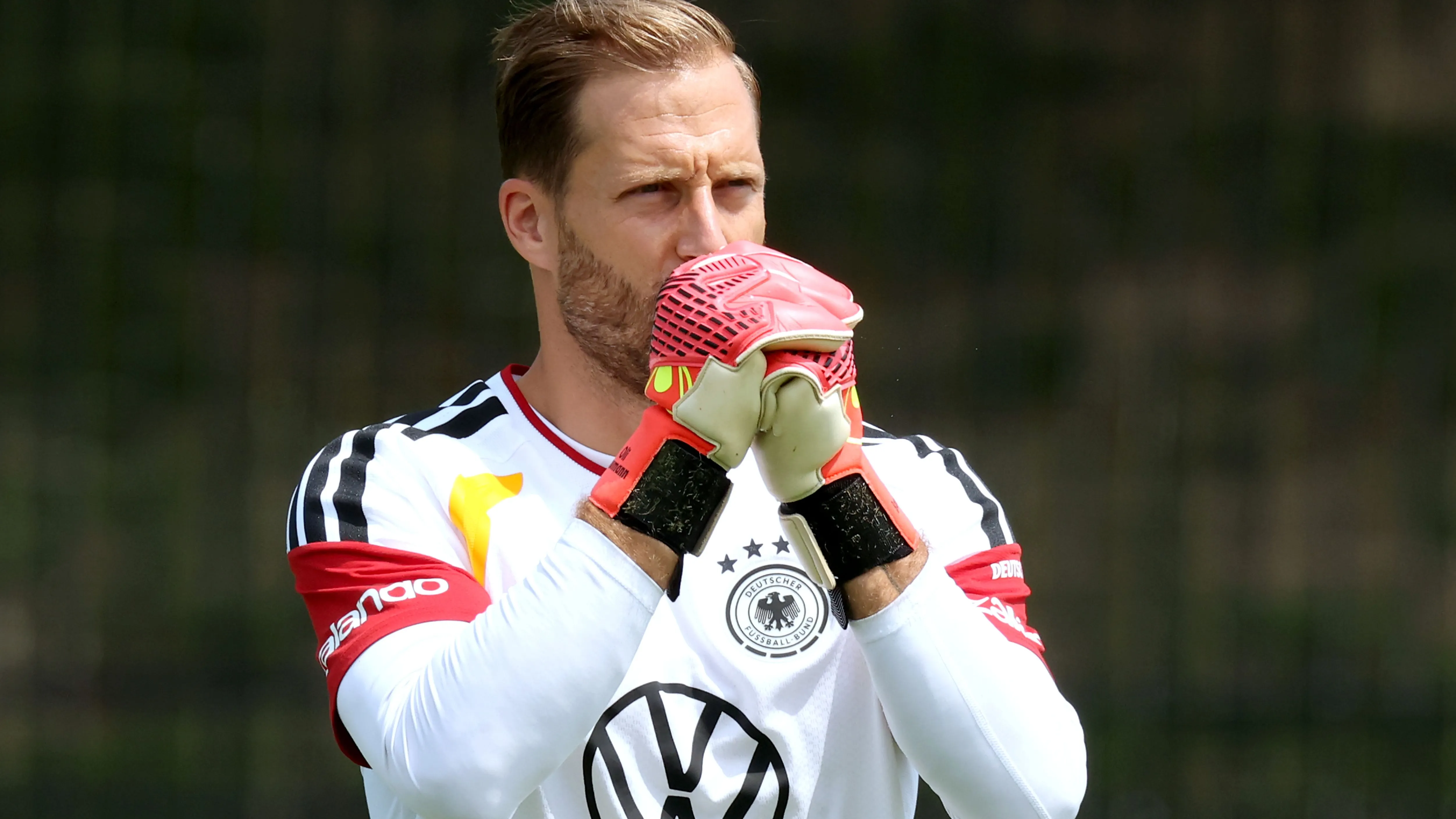 世界杯球衣被扒引争议 德国门将鲍曼炮轰FIFA商业化