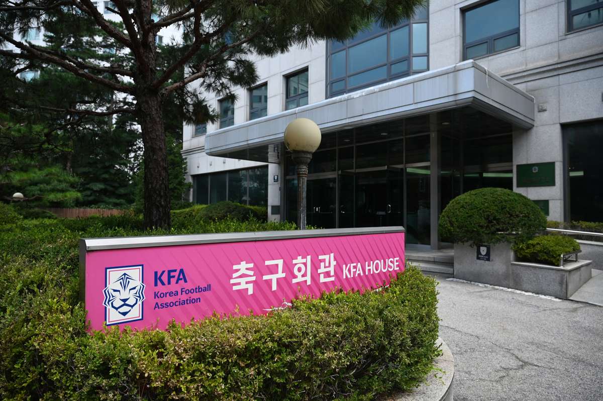 韩国警方搜查足协,调查洪明甫任命程序涉嫌违规