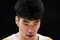 解说:如果国家队中锋位置人手足够的话 支持余嘉豪勇敢请假