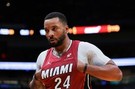 拼尽全力！鲍威尔22中12空砍全队最高38分外加5板 三分15中8