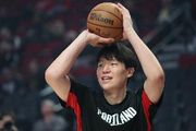 严严实实！杨瀚森高质量掩护 队友空位三分稳稳命中