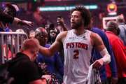 哦？活塞12连胜差1次平队史纪录 而13连胜的两个赛季都夺冠了