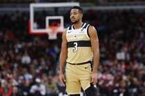 麦科勒姆成NBA第六位多次得分上45&投进10记三分的球员