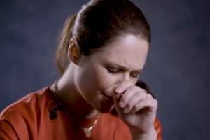 太阳报:24岁利物浦女足球员因长期遭富商跟踪,被迫雇用保镖