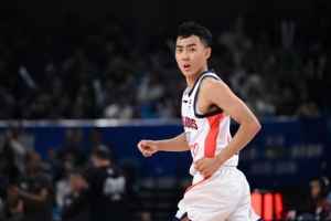 伤情报告 | 逄砚钧右脚第五跖骨近端骨折 预计将缺席1-2个月