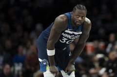 合计13中2！首节兰德尔7中1拿6分6板 麦克丹尼尔斯6中1得2分