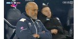 想啥呢？曼城2-0领先，镜头长时间给到脸色凝重的西汉姆主帅努诺