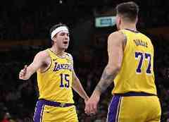 里夫斯调侃：篮球/纸牌/保龄球/飞镖 东契奇在这些方面都赢不了我