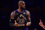 NBA高管：詹姆斯休赛期只有三个选择——降薪留队、换队或退役