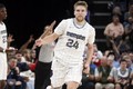 暴走模式！卡姆·斯潘塞包揽灰熊末节前8分 领先马刺7分