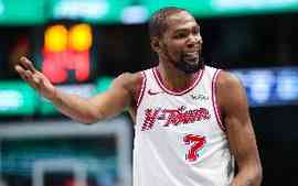比肩上古神兽!杜兰特生涯总得分追平张伯伦 升至NBA历史第7位!