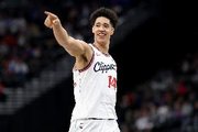 尼德豪泽：赛季初NBA对我来说太快 但现在我适应了&节奏慢下来了