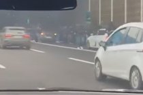 罗体:罗马和佛罗伦萨百余名球迷在高速公路上斗殴,警方正在调查