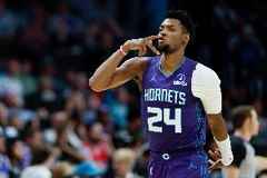 谁也不让谁！米勒半场10中7砍下21分对飙JJJ10中8轰下22分4板4助