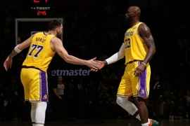 NBA彩经:黄蜂爆冷击落火箭 太阳拿下勇士 湖人击退76人