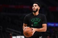 KG:塔图姆至少要歇到训练营 皮尔斯:你一个从不休息的人说这话