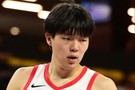 媒体人:杨瀚森挺慢热 终结和手感都不好 好在下半场换了进攻方式