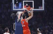霍姆格伦谈个人篮板生涯新高:我注重身体管理 确保能变得更强壮