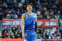 虎头蛇尾！邹阳全场仅休12秒 10投7中得16分4板1助2断&下半场4中1